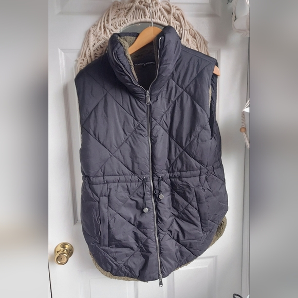 FP Movement Venture On Reversible Vest - Picture 5 of 10